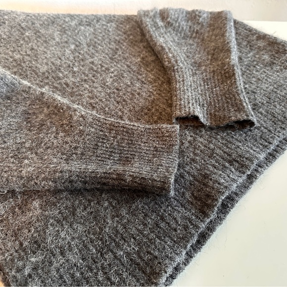 Everlane The Oversized Alpaca Crew - Picture 11 of 11